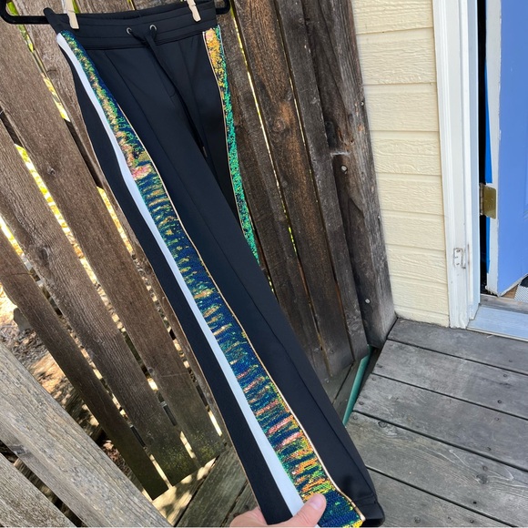 Pam & Gela Wm's Sequined Stripe Crop Track Pant NWT In Black Sz O/XS - Picture 3 of 16